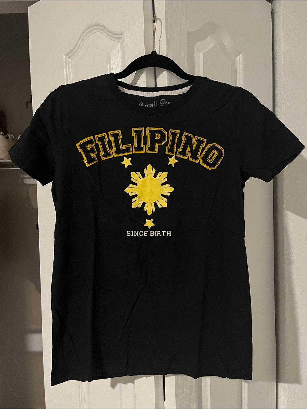 Black "Filipino" Graphic Tee
